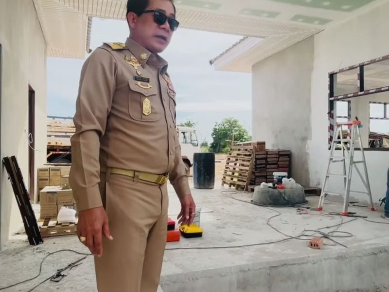 นายกเทศมนตรีตำบลบัลลังก์  ลงพื้นที่ตรวจเยี่ยมการดำเนินงานก่อสร้างศูนย์พัฒนาเด็กเล็ก  ณ  บ้านบัลลังก์  อำเภอโนนไทย 