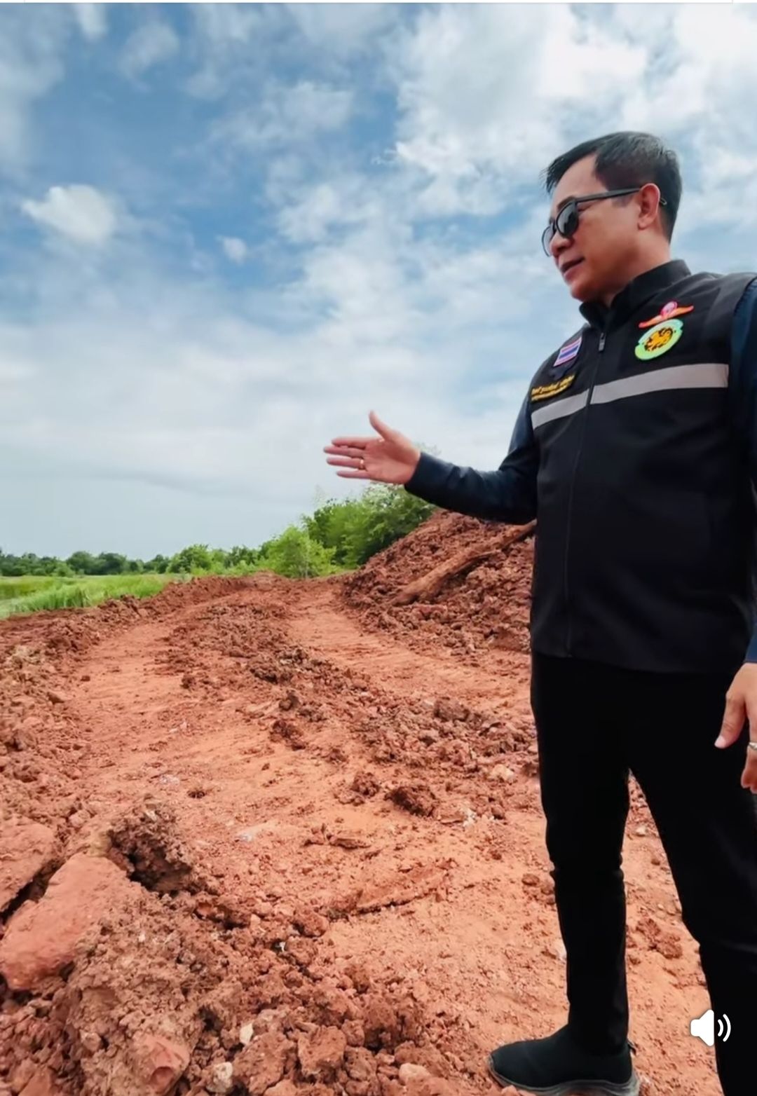นายกเทศมนตรีลงพื้นที่ตรวจเยี่ยมการดำเนินงานก่อสร้างอาคารสลายพลังงานน้ำอ่างเก็บน้ำลำเชียงไกร ตอนล่าง